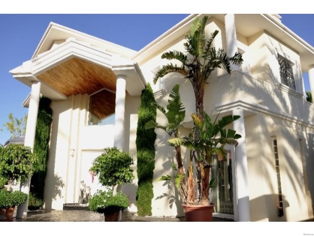Villa for sale 2.300.000 € Costa..