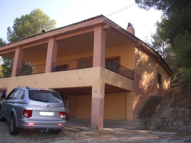 3 bed country house