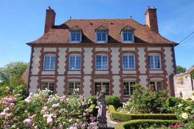 7 bedroom Manor House For Sale: 76270..