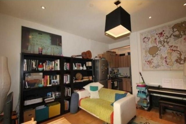 2 Bed Flat/Apartment To Let in London