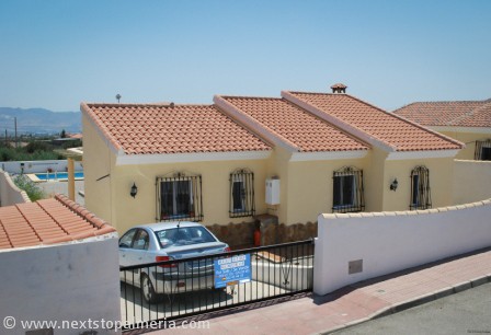 3 bedroom detached villa - Urcal - 2