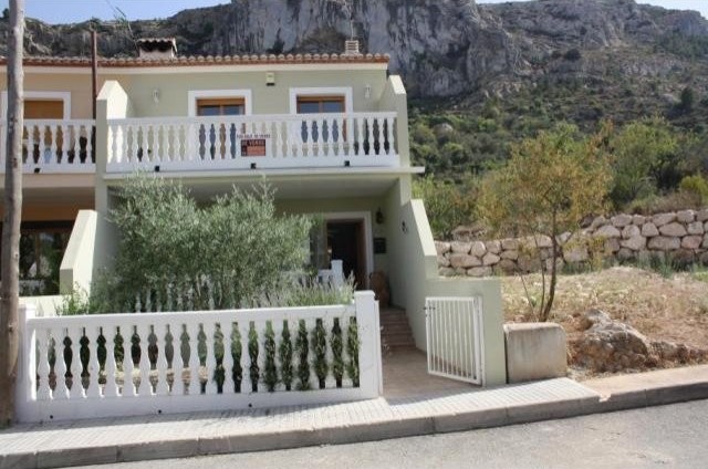 3 Bedrooms - Townhouse - Alicante - For..