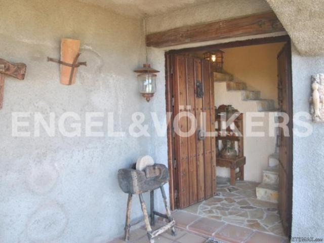Glamorous partly-new Masia with sea..