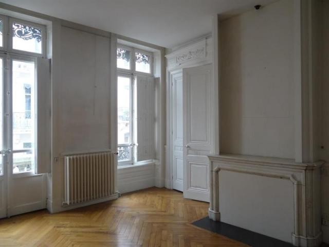 3 bedroom Flat For Sale: 69002 LYON - 2