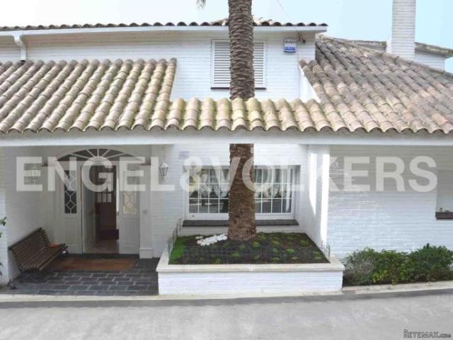 Mediterranean Style, Cabrils, Costa.. - 2