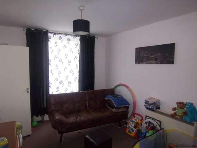 1 bedroom flat in Sheerness, ISLE OF.. - 2