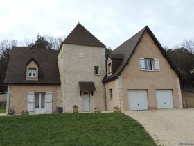Substantial Family Home With Swimming.. - 2