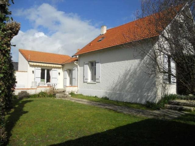 4 bedroom House For Sale: 79000 NIORT - 2