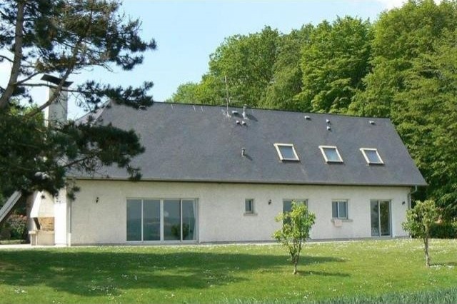 7 bedroom House For Sale: 60200.. - 2