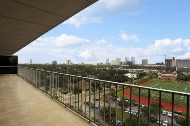 2 bedroom Apartment For Sale: 2200.. - 2