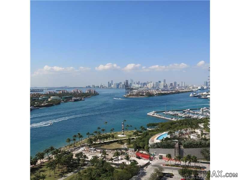 2 bedroom Flat For Sale: 400 S Pointe..
