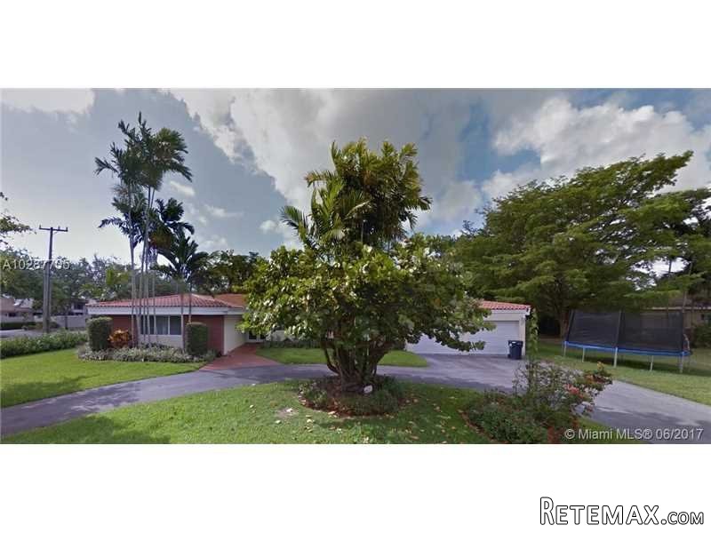 3 bedroom House For Sale: 6700 SW 69th..