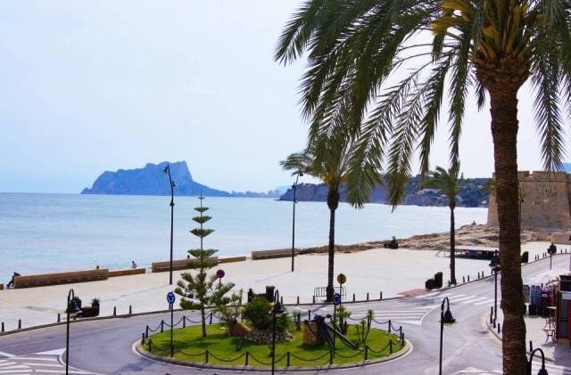 Frontline 2 bed apartment in Moraira