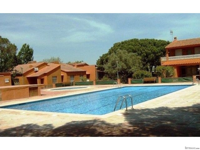 3 Bedrooms - Semi Detached House -..