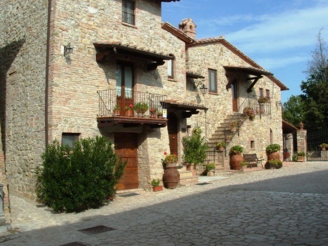 APARTMENTS IN MEDIEVAL VILLAGE