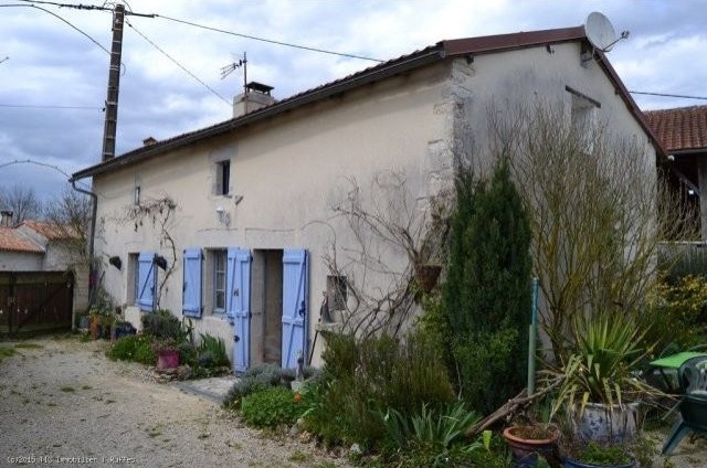 2 Bedroom Renovated Cottage - Between..