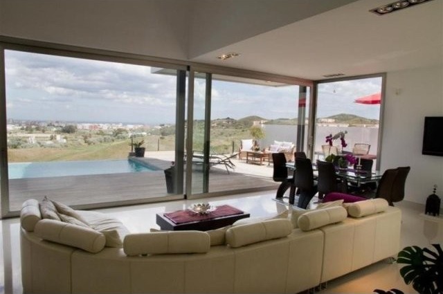 Villa - An impressive modern villa.. - 2