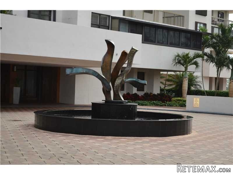 2 bedroom Flat For Sale: 2333 Brickell.. - 2