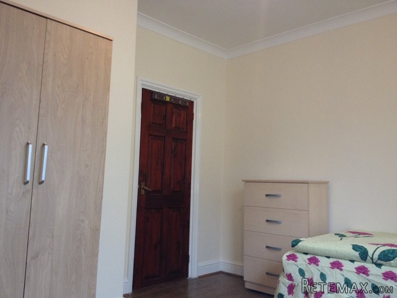 Double room, Zone 3, Leytonstone (share.. - 2