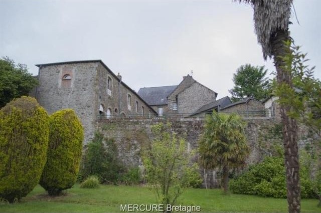 11 bedroom Village House For Sale:.. - 2
