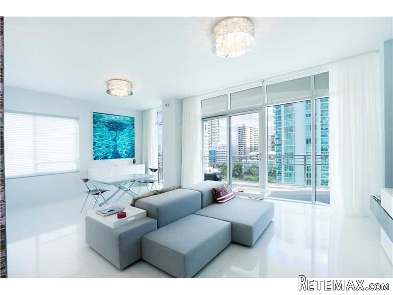 3 bedroom Flat For Sale: 6101 Aqua Ave.. - 2