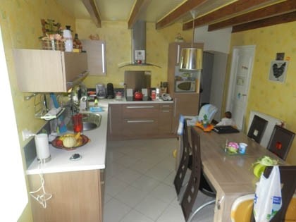 3-bed country property with great views - 2
