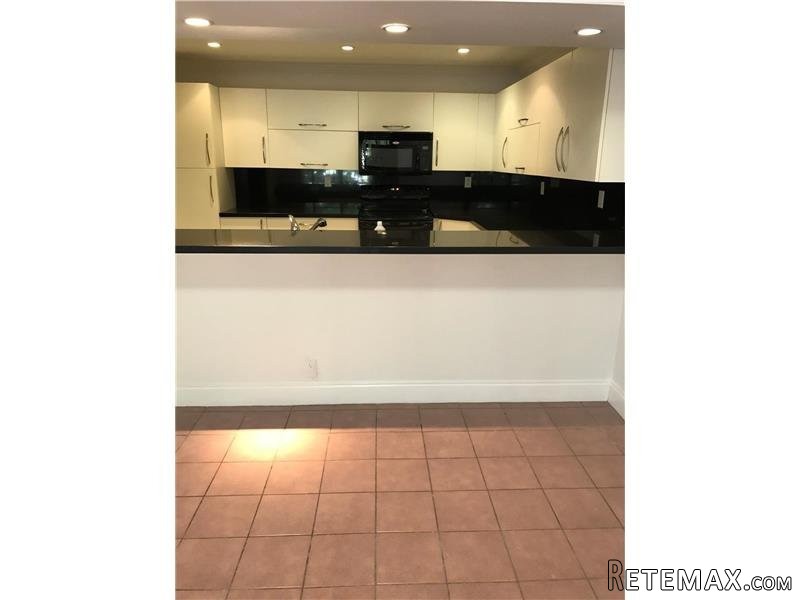 2 bedroom Flat For Sale: 151 Crandon.. - 2