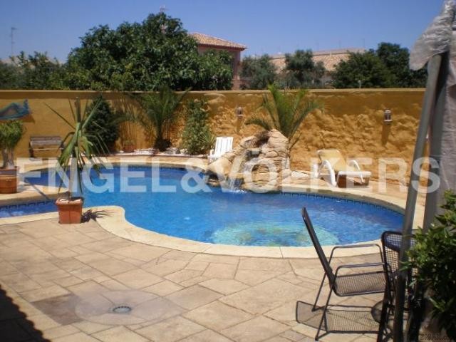 Reduced- VILLA WITH LUXURY FINISHED IN..