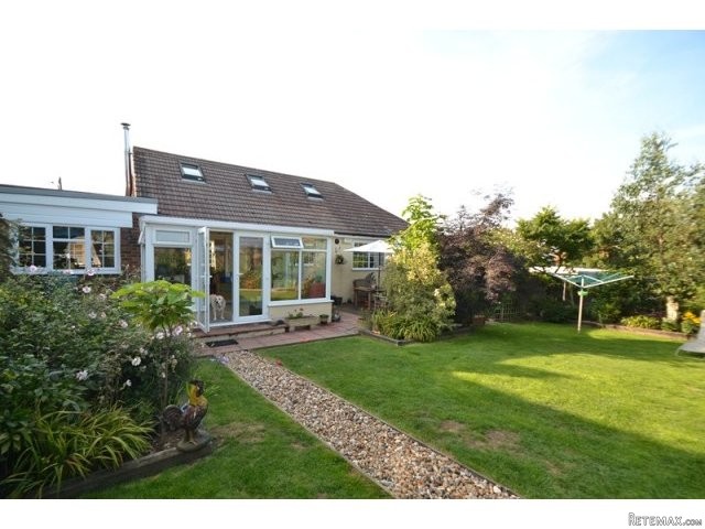 2 bedroom bungalow in Minster On Sea.. - 2