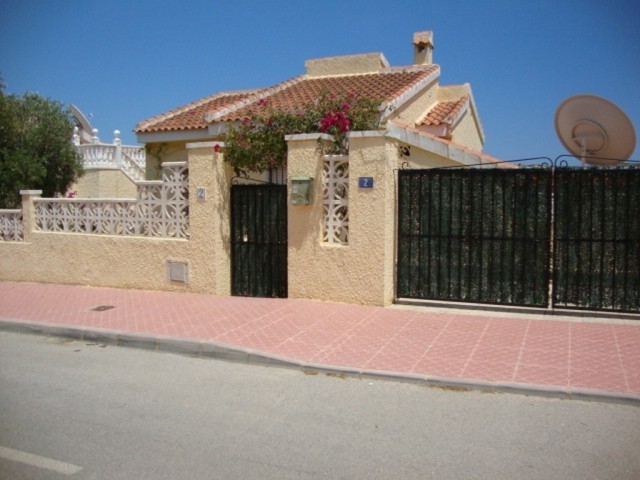 3 Bedrooms - Villa - Alicante - For Sale
