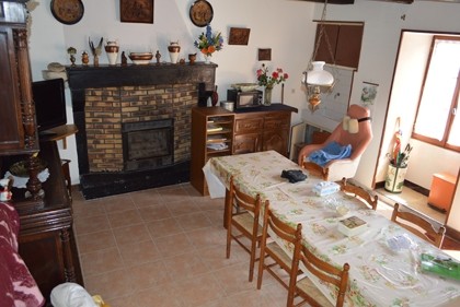 Ideally situated for Nanteuil: lovely.. - 2