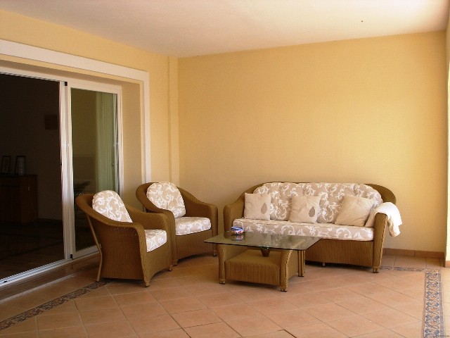 APARTMENT FOR SALE IN BAHIA DE MARBELLA - 2