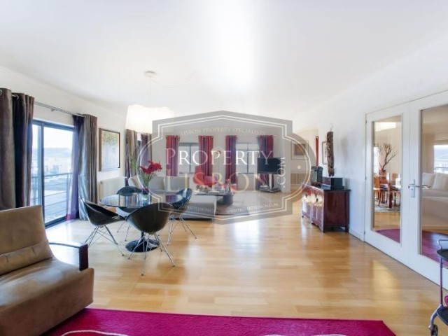 T5 Duplex Lisbon Apartment for Sale.. - 2
