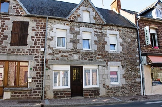 Cerences - House For Sale