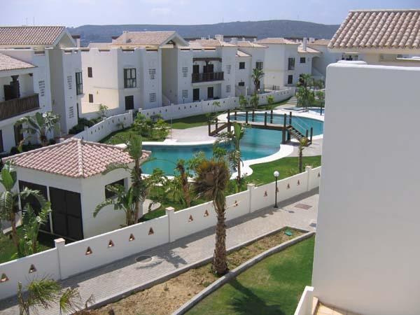 2 bedroom Apartment For Sale: Golf &..