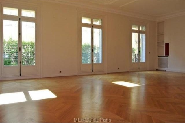4 bedroom Flat For Sale: 75116 PARIS