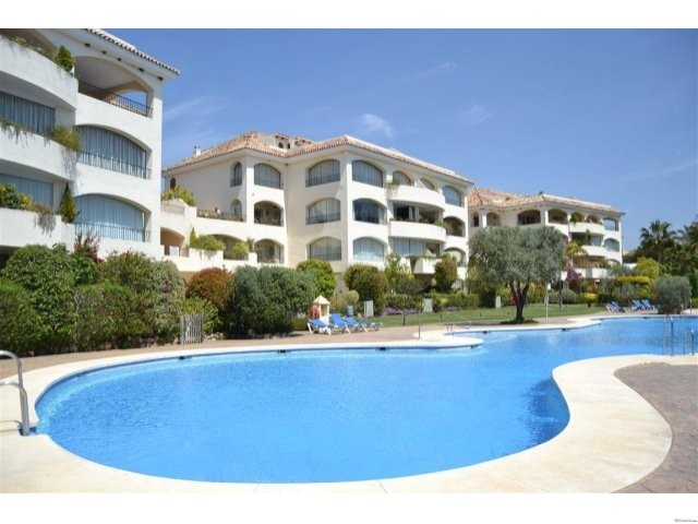 APARTMENT FOR SALE IN BAHIA DE MARBELLA
