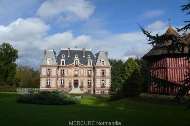 13 bedroom Castle For Sale: 14140 PAYS..