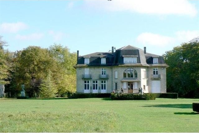 7 bedroom House For Sale: 02220 AISNE
