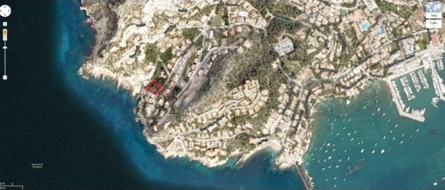Plot with sea views in Port Andratx