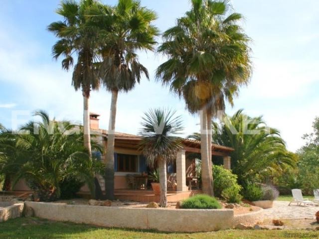 A charming house with a nice garden