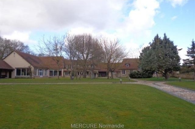 8 bedroom House For Sale: 27000 ANET