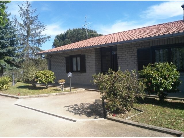 4 Bedrooms - House - For Sale