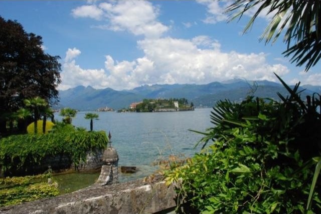 2 bedroom Apartment For Sale: Stresa, IT