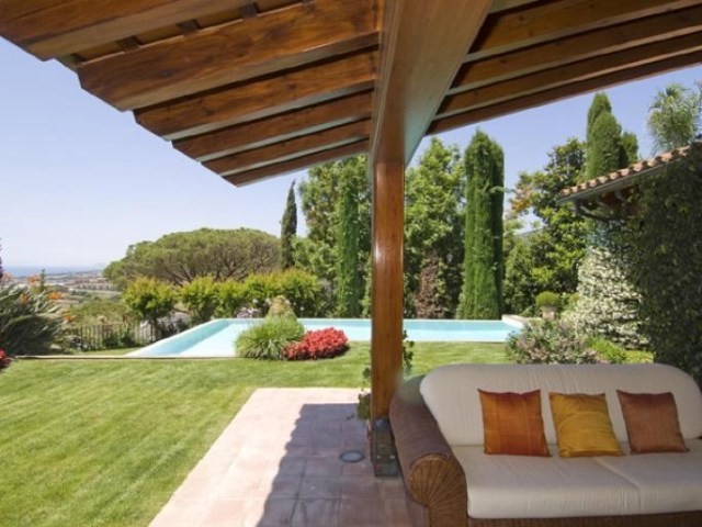 5 bedroom Detached House For Sale:.. - 2