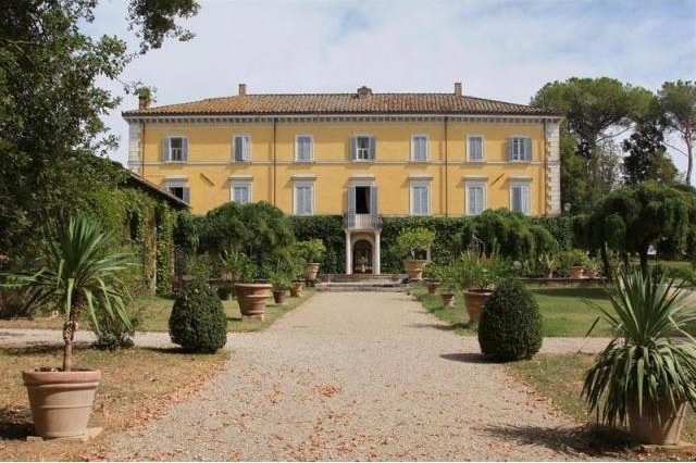 22 bedroom House For Sale: Perugia..