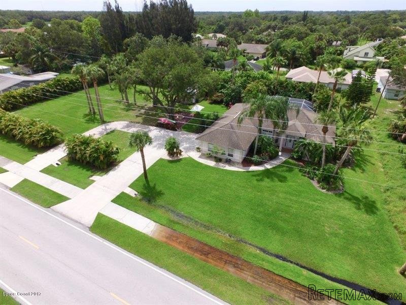 3 bedroom Detached House For Sale: 449.. - 2