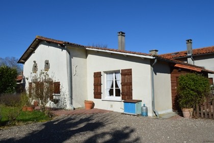 4-bed home close to Benest