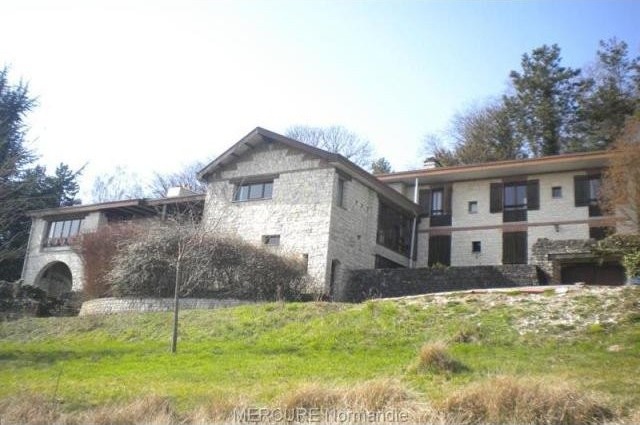 6 bedroom House For Sale: 76270..