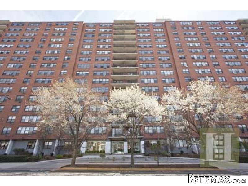 1 bedroom Apartment For Sale: 500..